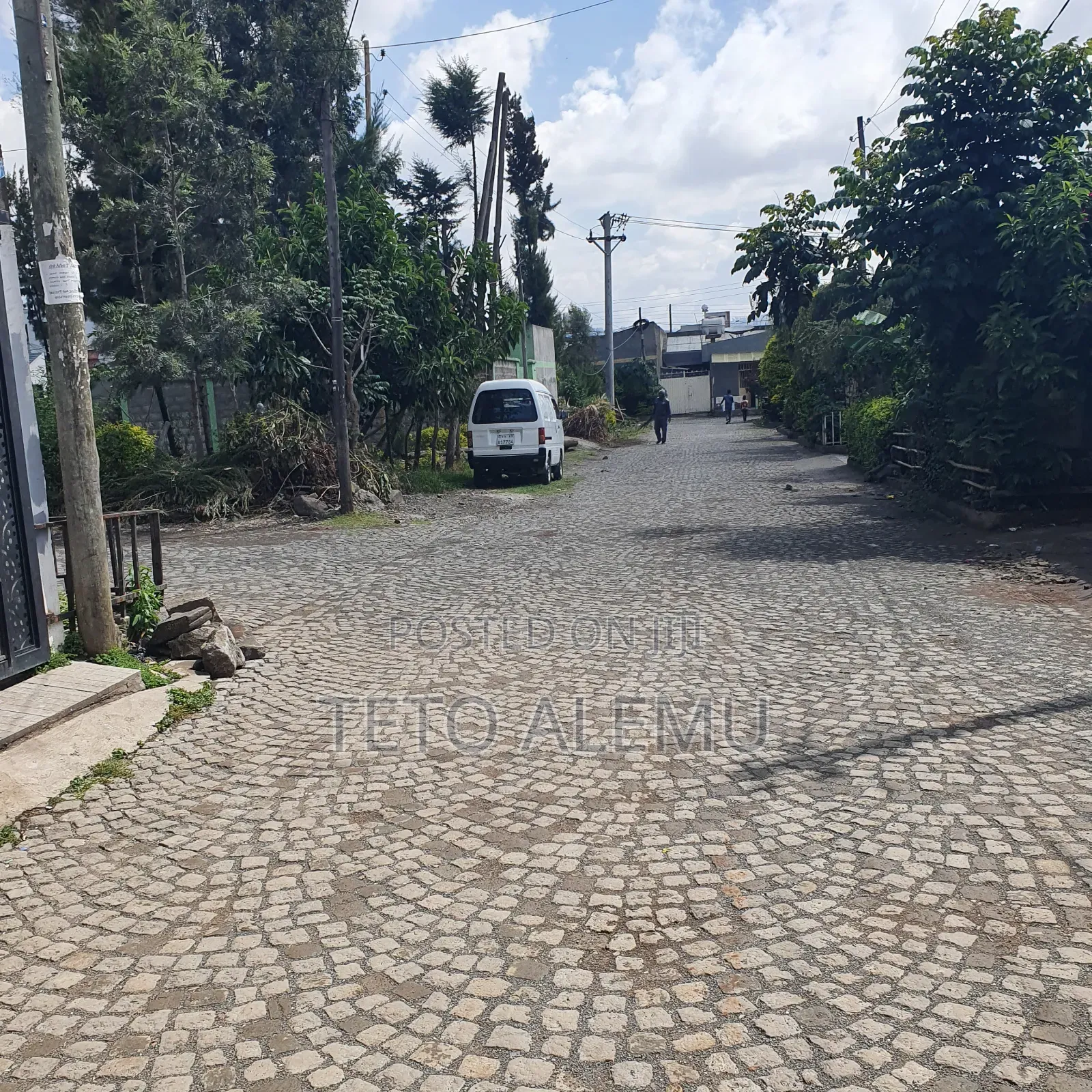 የሚሸጥ ኤል ሸፕ ጎሮ አደባባይ 210 ካሬ ገራሚ ቦታ 24 ሚሊዮን ብር ኮሪደር ያለቀለት