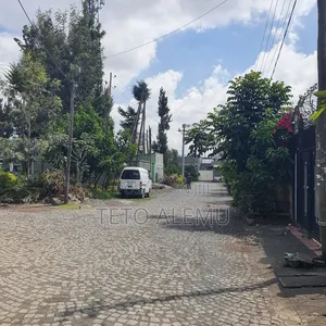 የሚሸጥ ኤል ሸፕ ጎሮ አደባባይ 210 ካሬ ገራሚ ቦታ 24 ሚሊዮን ብር ኮሪደር ያለቀለት