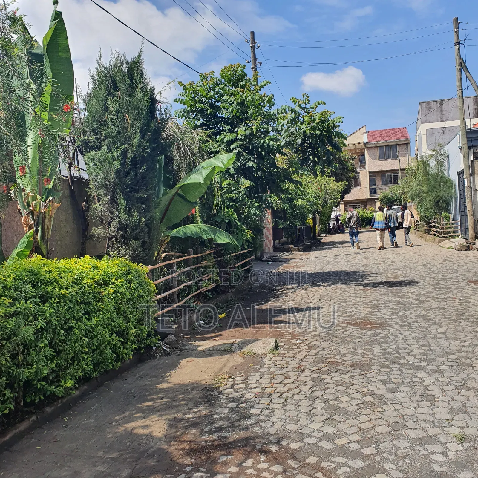 የሚሸጥ ኤል ሸፕ ጎሮ አደባባይ 210 ካሬ ገራሚ ቦታ 24 ሚሊዮን ብር ኮሪደር ያለቀለት