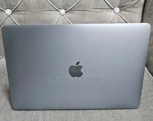 New Laptop Apple MacBook Pro 2017 16GB Intel Core I5 SSD 256GB