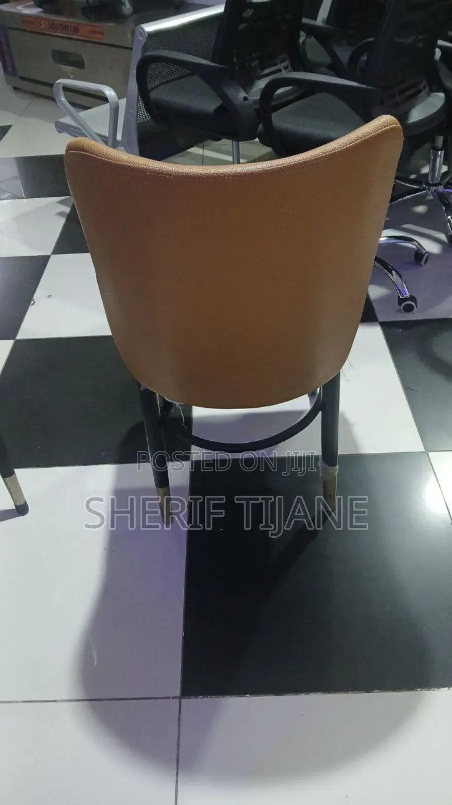 Cafe Chari Lather