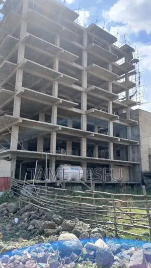 Furnished 10bdrm House in Summit, Bole for sale