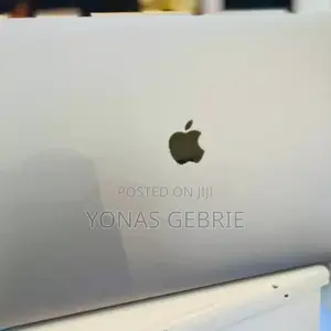 New Laptop Apple MacBook Pro 2018 32GB Intel Core i9 SSD 512GB