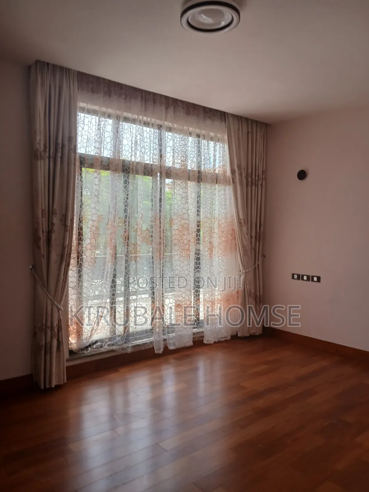 14bdrm Villa in Camc Compound, Bole for rent