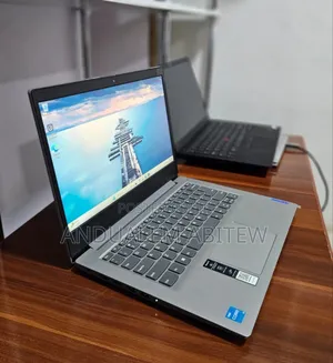 New Laptop Lenovo IdeaPad Z710 8GB Intel Core I3 SSD 256GB