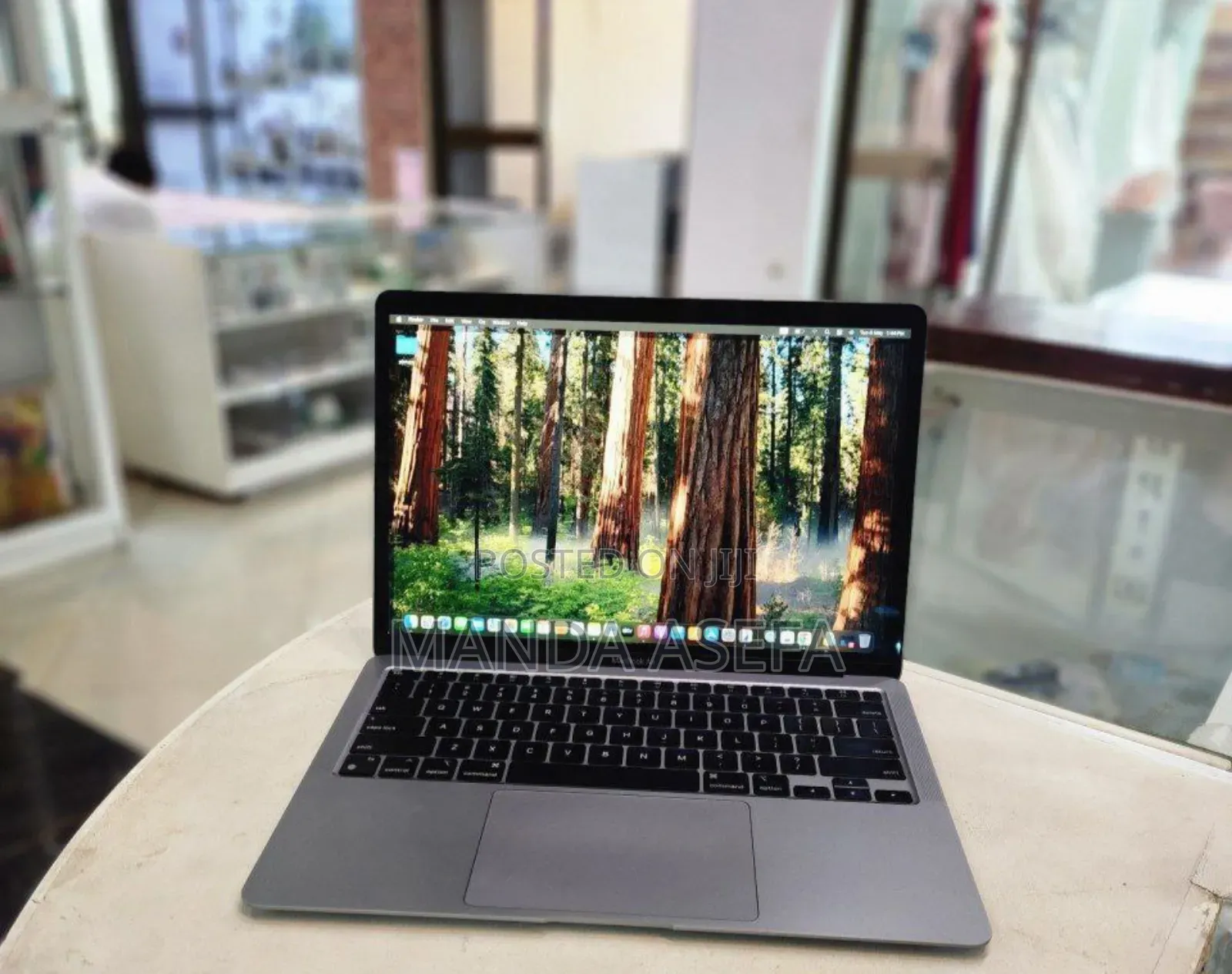 New Laptop Apple MacBook Air 16GB Apple M1 SSD 256GB