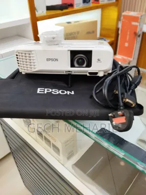 Brand New Epson Projector
With Manual Cd and Cartoon 
Mohi