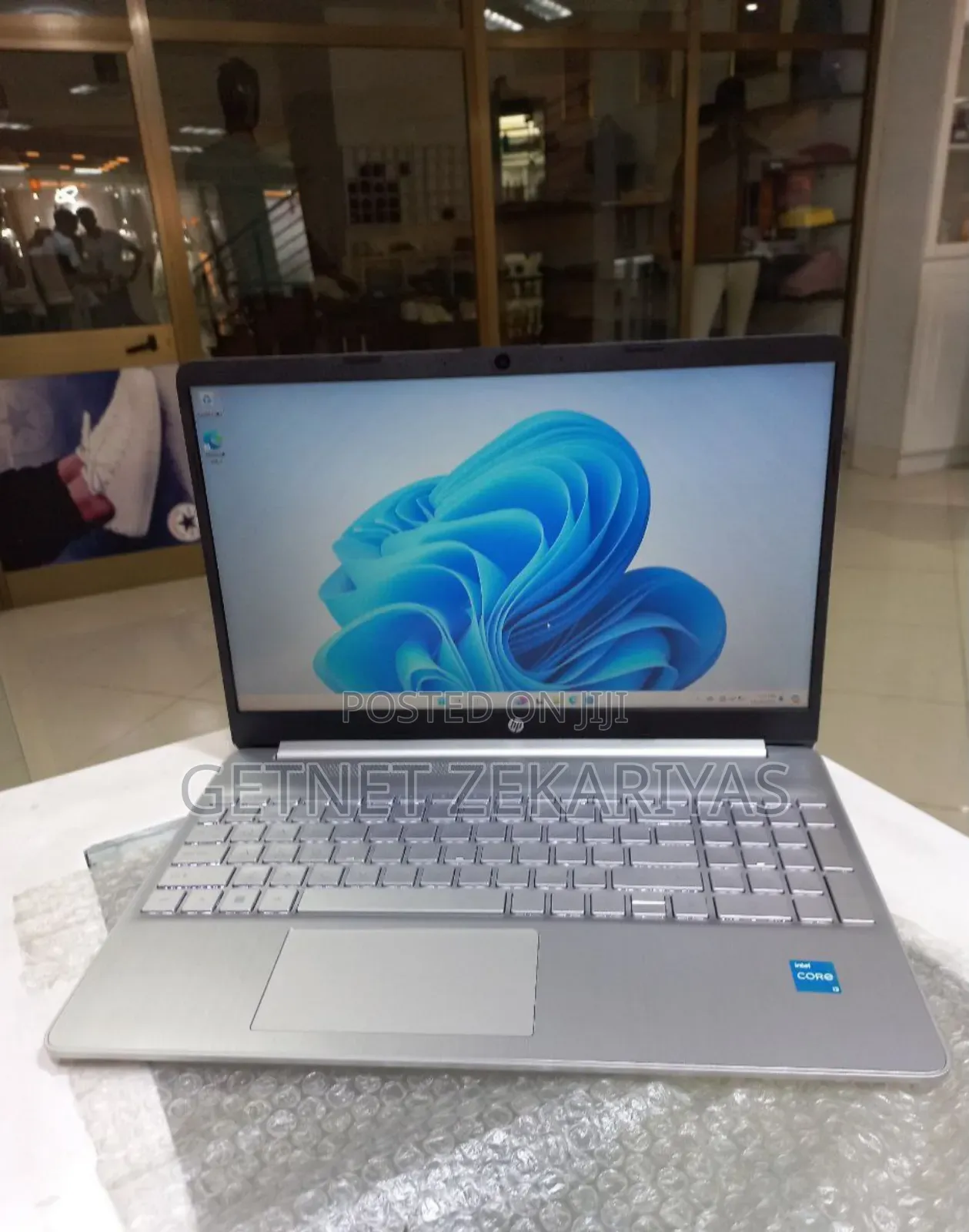 New Laptop HP Stream Notebook 8GB Intel Core I3 HDD 1T