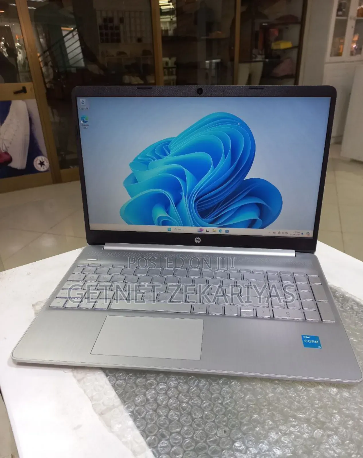 New Laptop HP Stream Notebook 8GB Intel Core I3 HDD 1T
