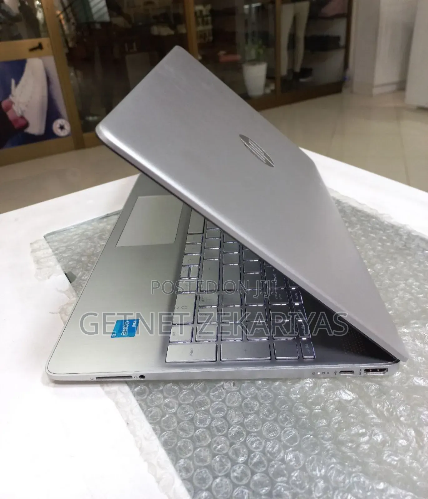 New Laptop HP Stream Notebook 8GB Intel Core I3 HDD 1T
