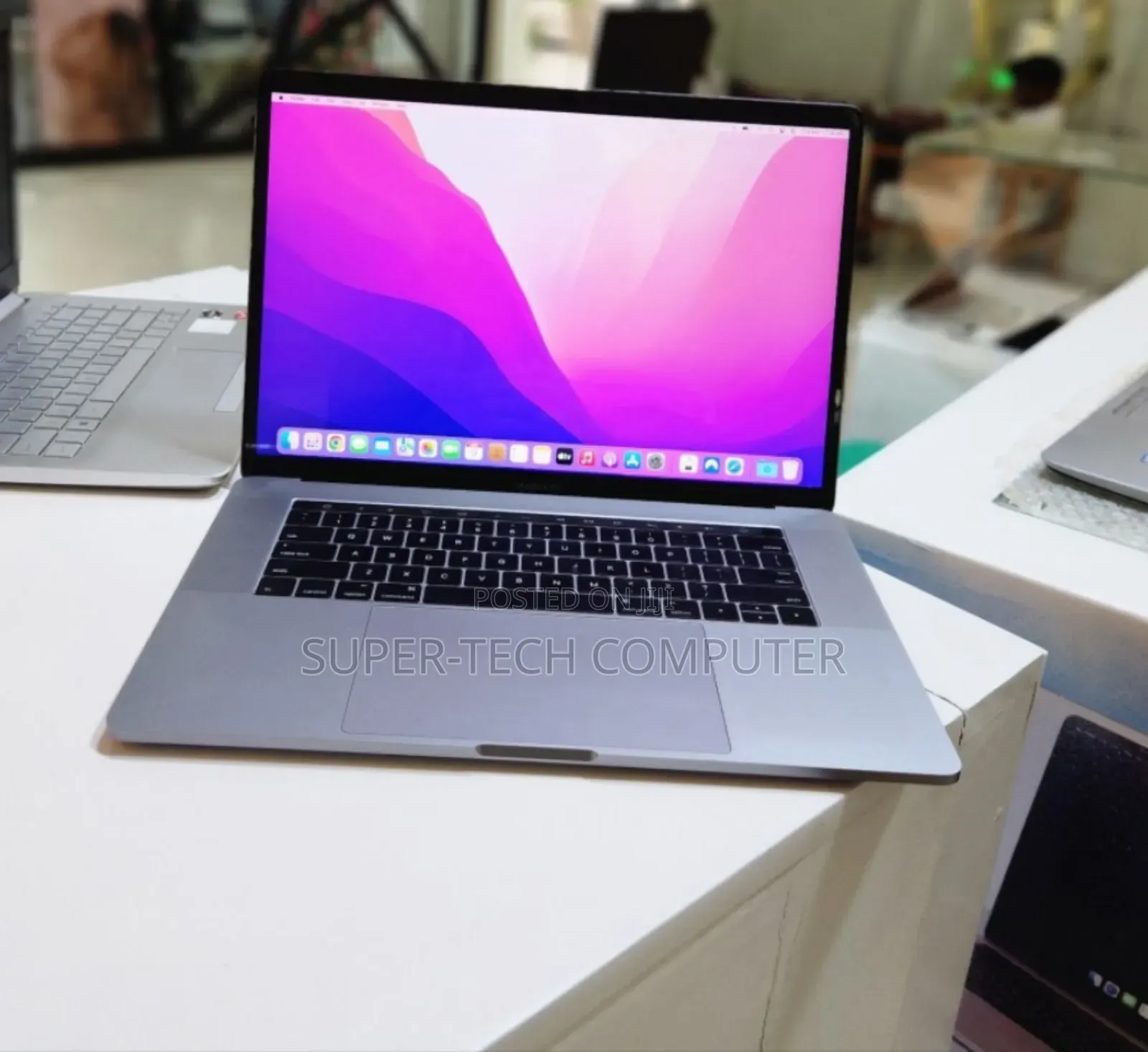 New Laptop Apple MacBook Pro 2016 16GB Intel Core I7 SSD 256GB