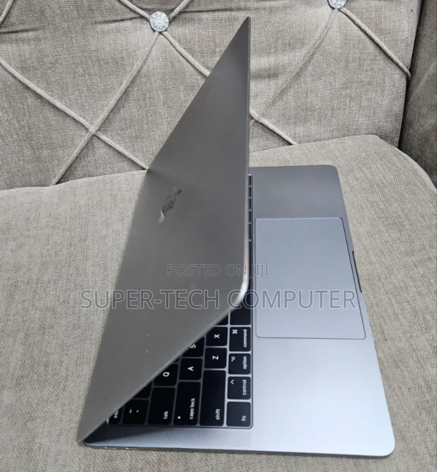 New Laptop Apple MacBook Pro 2017 16GB Intel Core I5 SSD 256GB