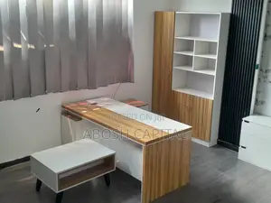 Executive Table / የስራ አስኪያጅ ጠረጴዛ