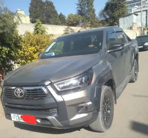 Toyota Hilux 2021 Silver