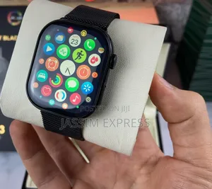 Original ጀርመን ብራንድ Smart Watch (With 3 Straps)