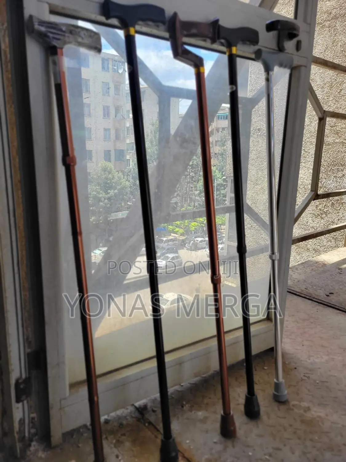 Adjustable Heavy-Duty Walking Stick Stool,
