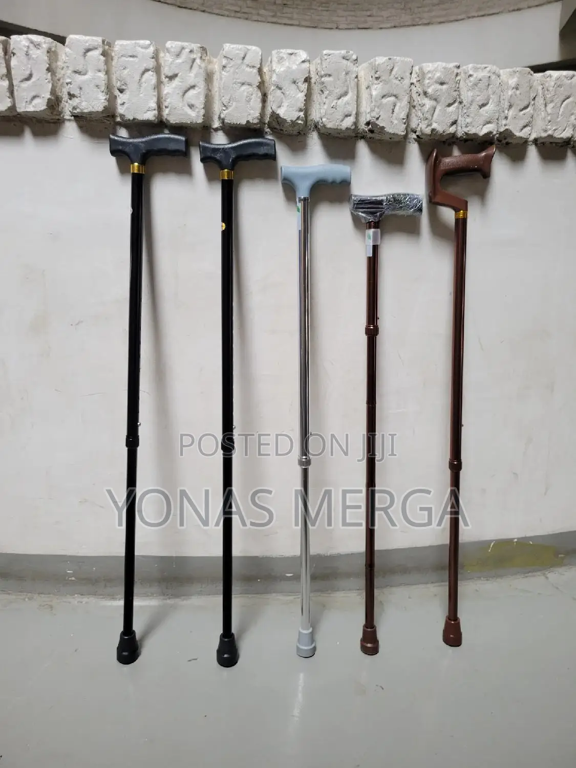 Walking Stick. Double Injection Rubber Grip