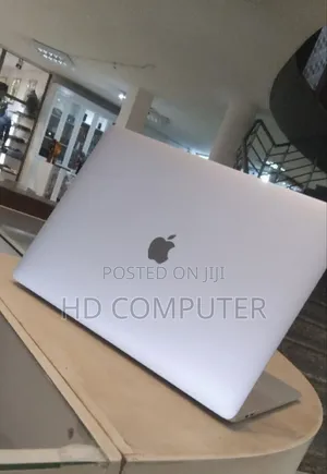 New Laptop Apple MacBook Pro 2017 16GB Intel Core I7 SSD 512GB