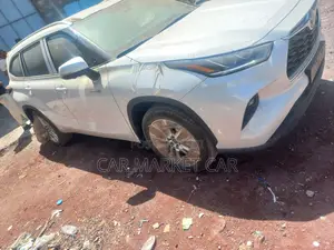 New Toyota Highlander Hybrid 2024 White