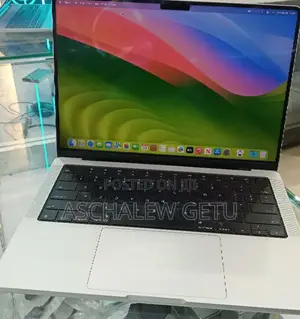 New Laptop Apple MacBook Pro 8GB Apple M3 SSD 512GB