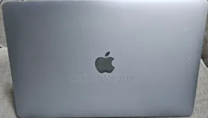 New Laptop Apple MacBook Pro 2017 16GB Intel Core I5 SSD 256GB
