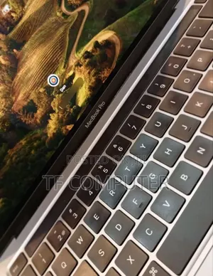 New Laptop Apple MacBook Pro 2020 16GB Intel Core I5 SSD 512GB