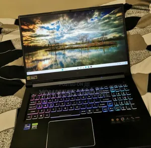 New Laptop Acer Predator Helios 300 16GB Intel Core i9 SSD 512GB