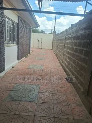 4bdrm Villa in ሃያት ዞን የማይታመን ዋጋ, Bole for sale