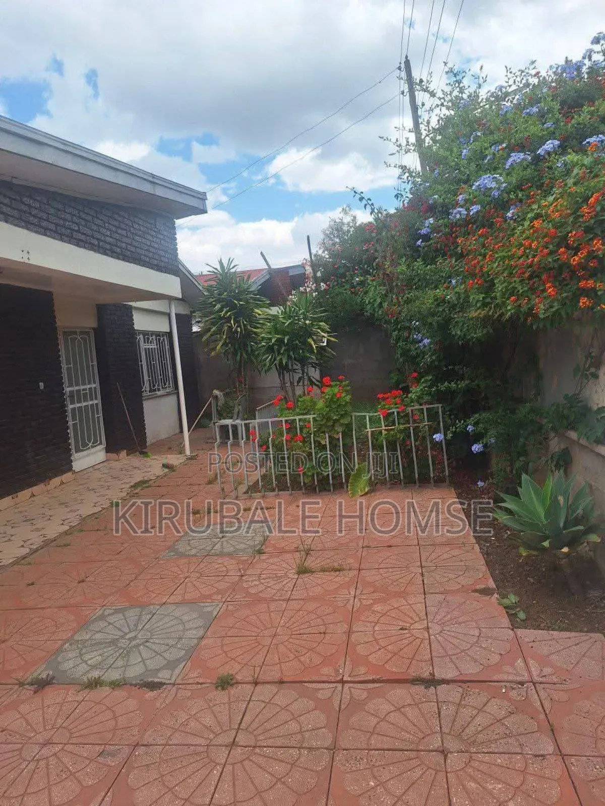 4bdrm Villa in ሃያት ዞን የማይታመን ዋጋ, Bole for sale