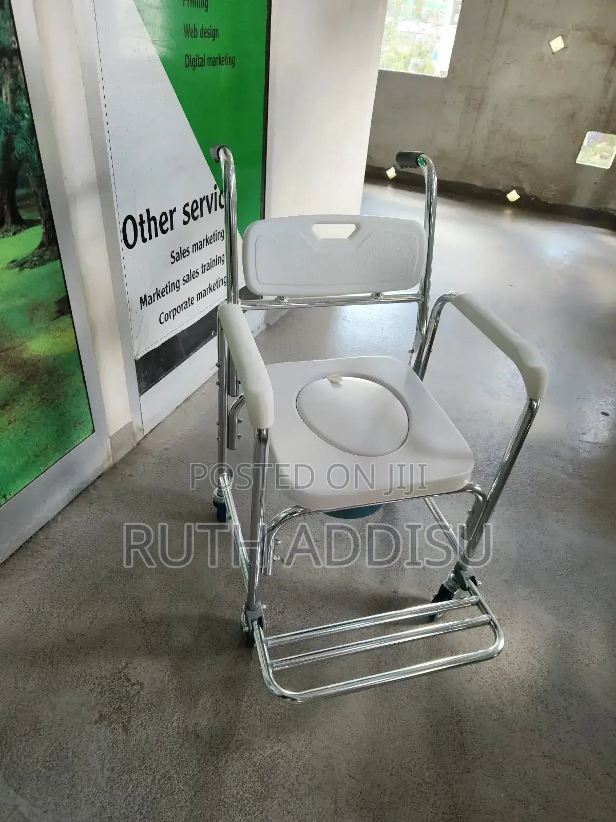 Commode Chairφ_commode Chair4πcommod3 Wheel$)Commode Chair