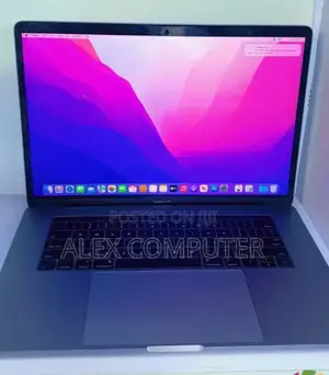 New Laptop Apple MacBook Pro 2017 16GB Intel Core I7 SSD 512GB