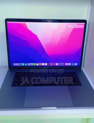 New Laptop Apple MacBook Pro 2017 16GB Intel Core I7 SSD 512GB