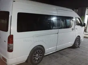 Toyota HiAce 2016 White
