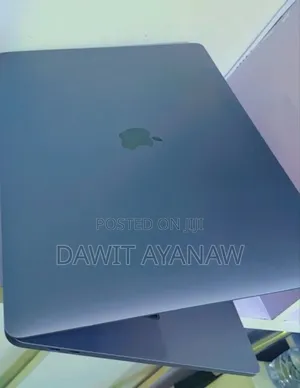 New Laptop Apple MacBook Pro 2017 16GB Intel Core I7 SSD 512GB