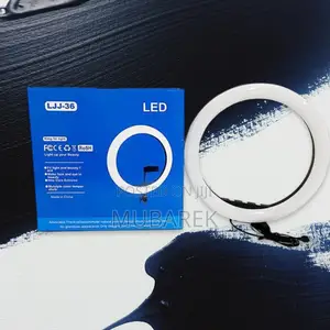 Discover Your Best Look With a 14-Inch Ring Light
