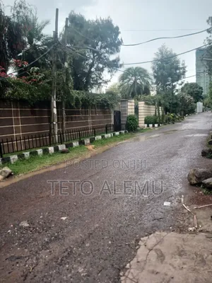 ሽያጭ ቦታ 
22 አካባቢ አውራሪስ ጀርባ 1ዐዐዐ ካሬ 130 ሚሊዮን
