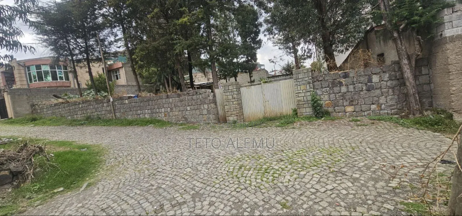 CMC አከባቢ የሚሸጥ ለግንባታ የሚሆን ቦታ 1009 ካሬ 4. ሚሊዮን ብር