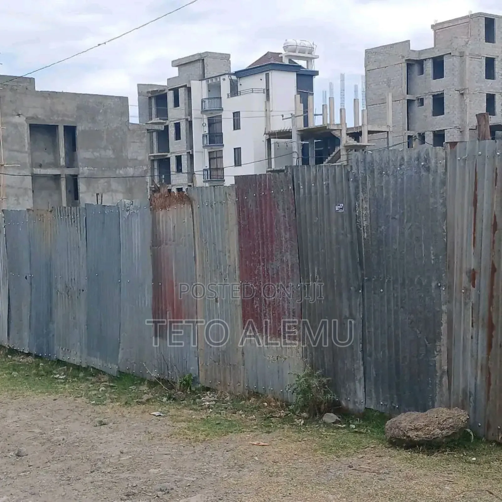 የሚሸጥ ቦታ አያት 49 አካባቢ 1000 ካሬ ልማት ተነሺ ምትክ 26,ሚሊዮን ብር