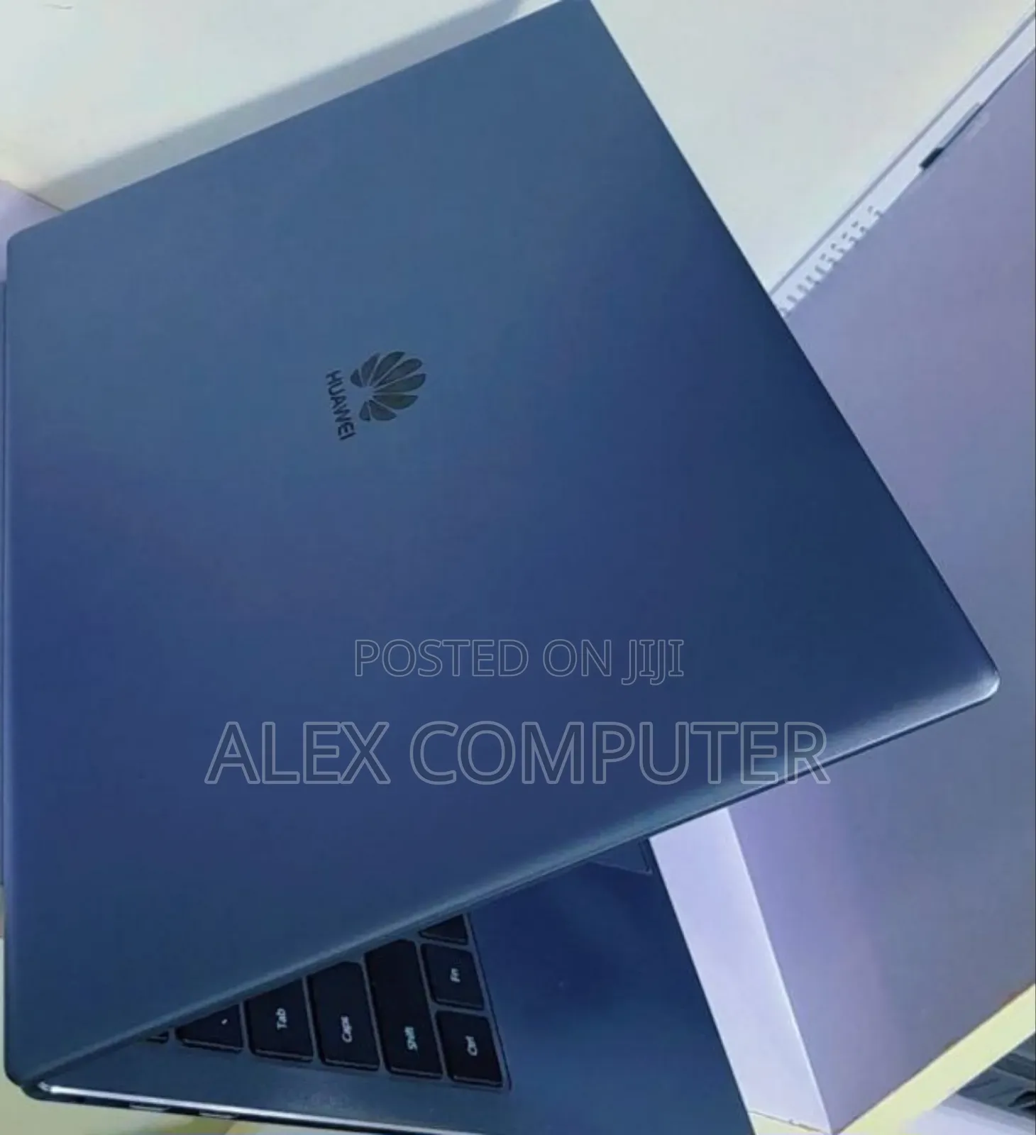 New Laptop Huawei MateBook 13 WRT-W19E 8GB Intel Core I5 SSD 256GB