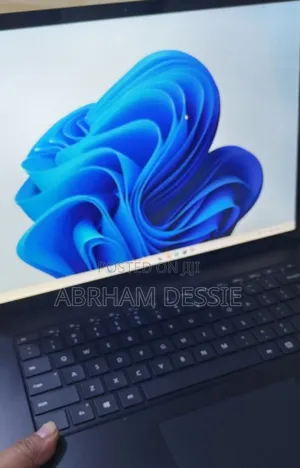 New Laptop Microsoft Surface Book 3 8GB AMD Ryzen 5 SSD 256GB