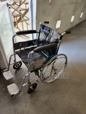 Wheelchair2她used5了wheelchair4台wheelchair走7wheelchair
