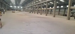Warehouse for Rent (Very Huge Size) የሚከራይ መጋዘን አአ ውስጥ
