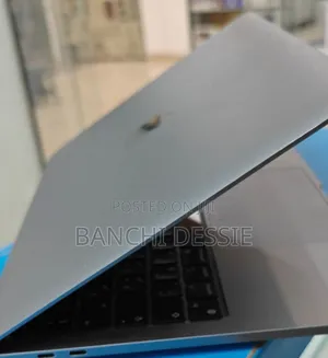 New Laptop Apple MacBook Air 2022 M2 8GB Apple M2 SSD 256GB