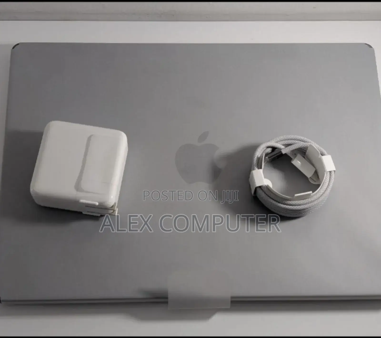 New Laptop Apple MacBook Pro 2023 M3 Pro 14-Inch 8GB Apple M3 SSD 512GB
