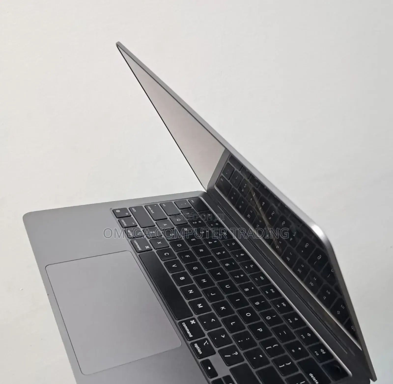 New Laptop Apple MacBook Pro 2022 M2 8GB Apple M2 SSD 256GB