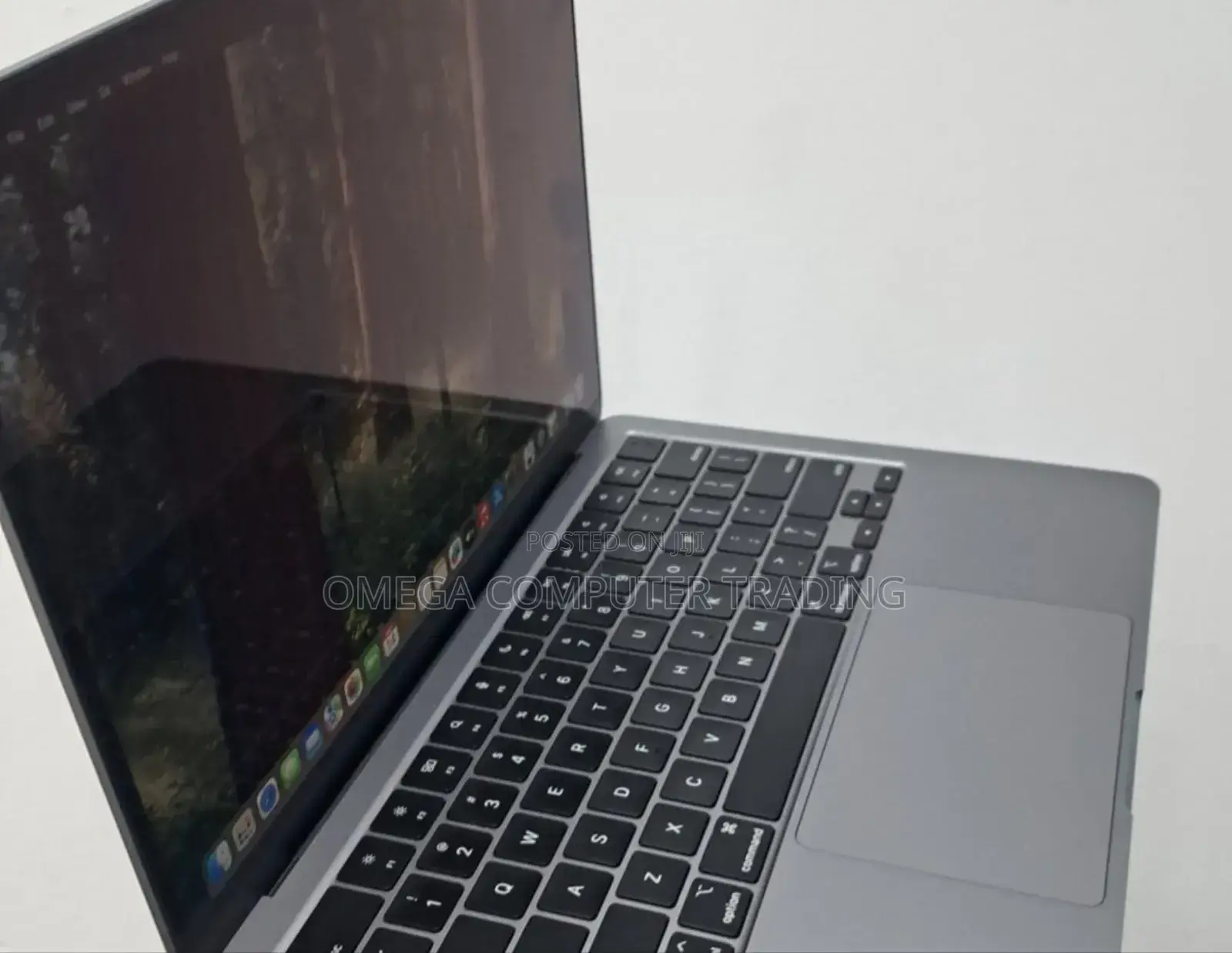 New Laptop Apple MacBook Pro 2022 M2 8GB Apple M2 SSD 256GB