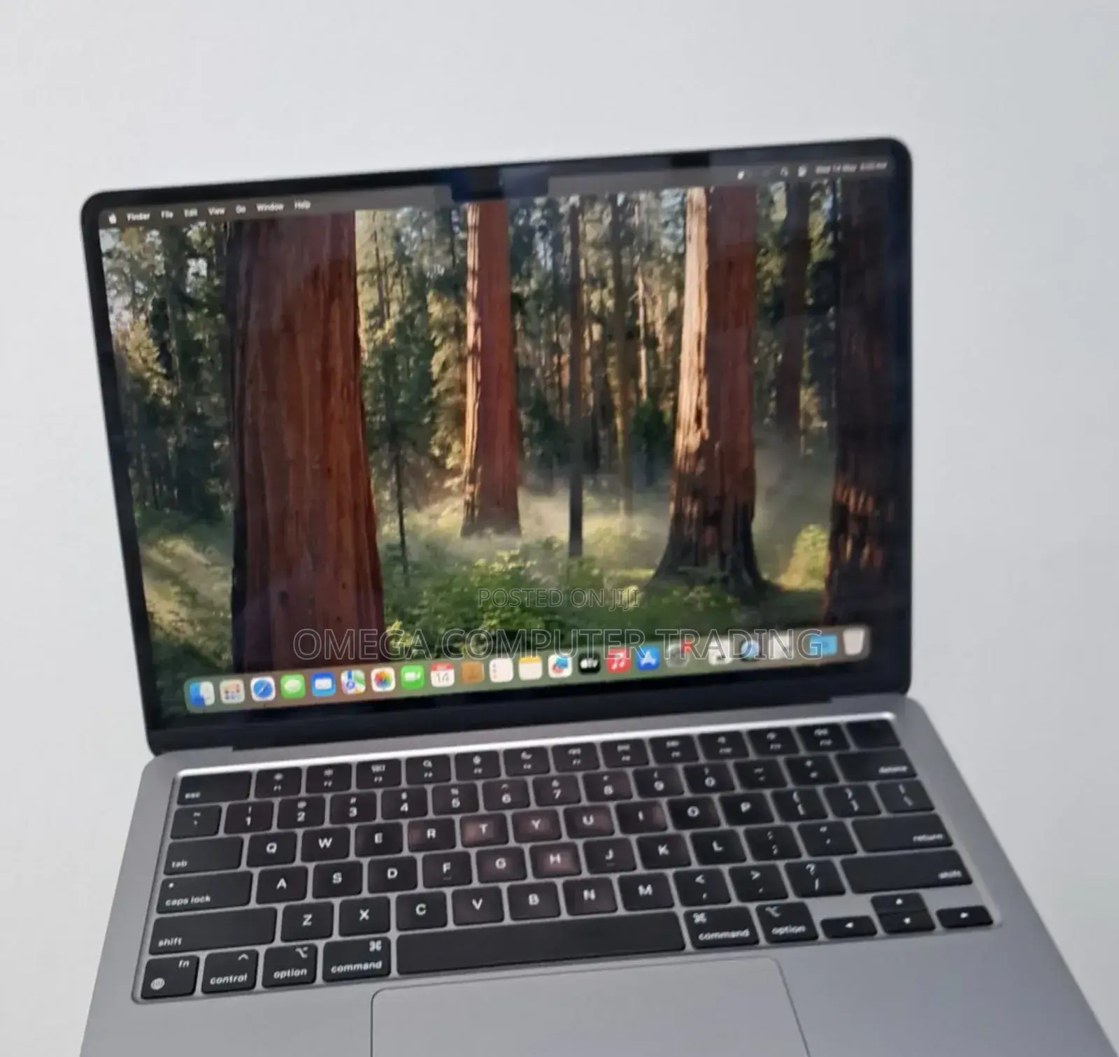 New Laptop Apple MacBook Pro 2022 M2 8GB Apple M2 SSD 256GB