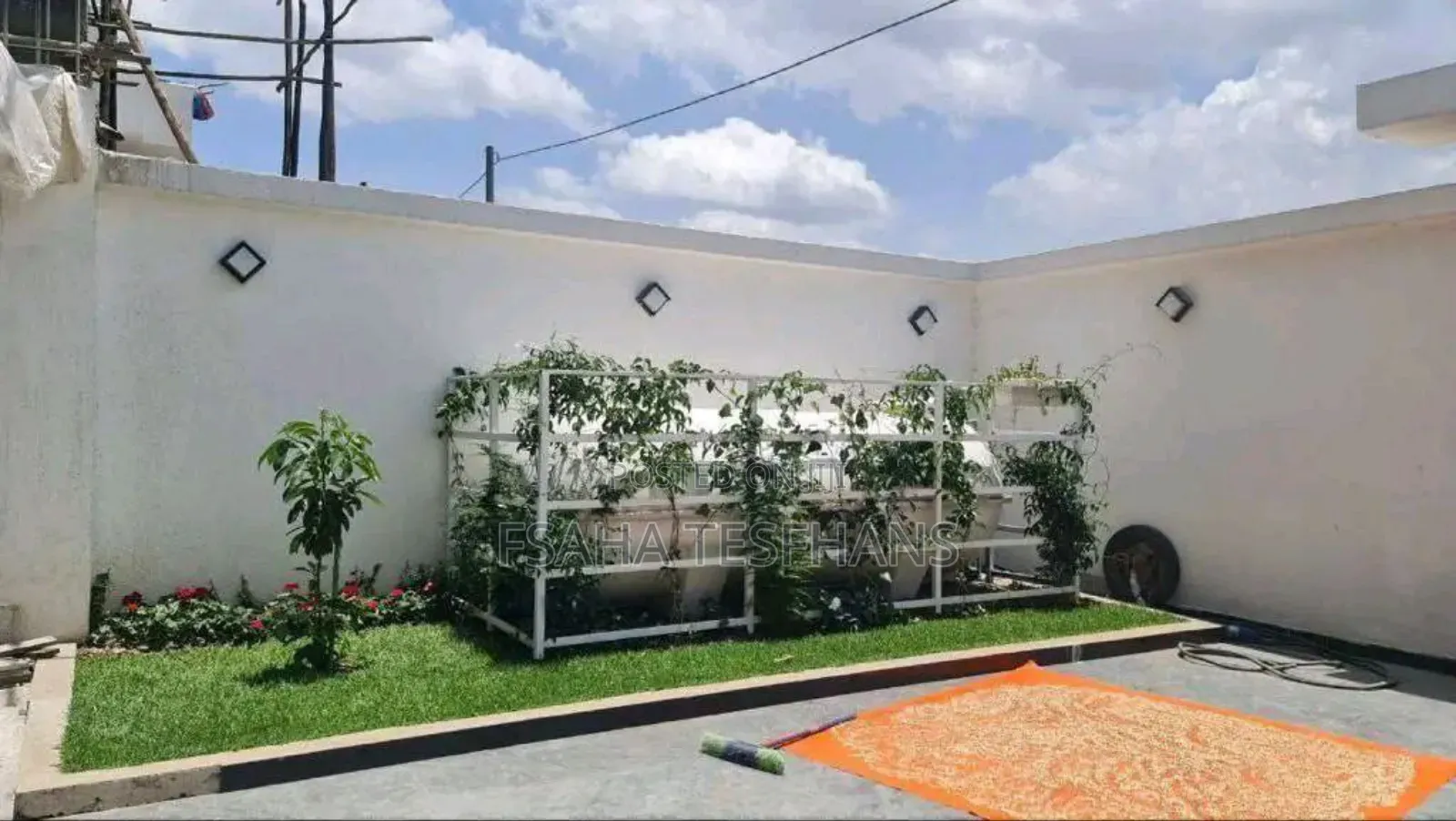 6bdrm House in G+1 House, Bole for rent