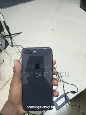 Apple iPhone 8 Plus 64 GB Black