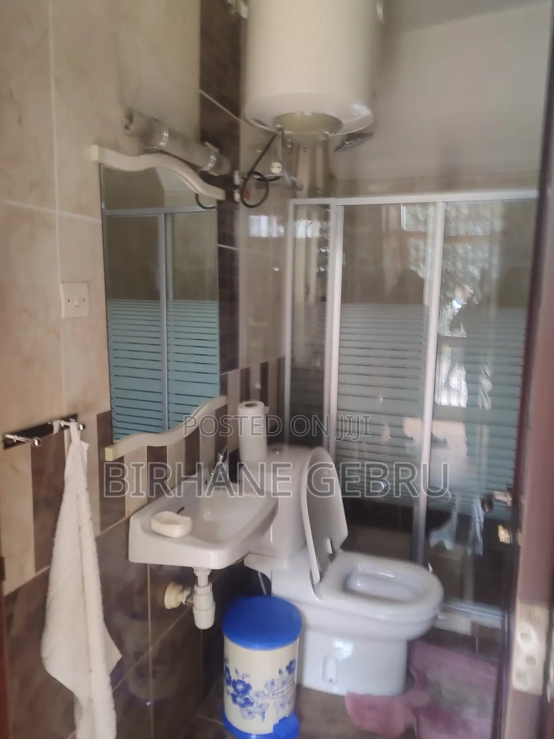 G+2 House Fernshed Guest House for Rent
